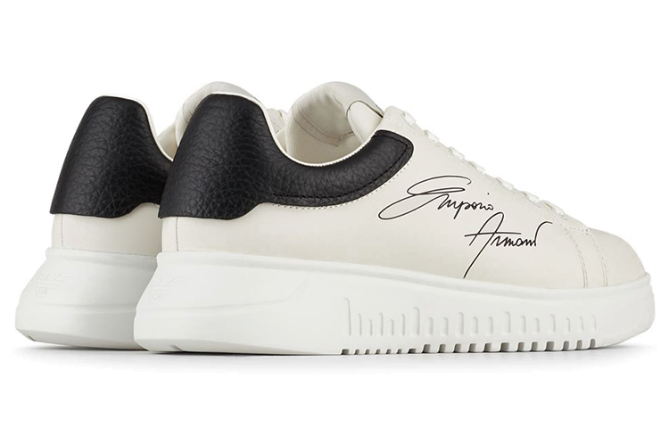 Shop Emporio Armani Runner 'Moda Blanca' X4X264XM670N422