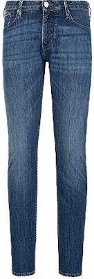 EMPORIO ARMANI Jeans Slim Fit Biru dengan Logo Helang Distressed. 8N1J06-1D5QZ-0942 Buy EMPORIO ARMANI Jeans Slim Fit Biru dengan Logo Helang Distressed. 8N1J06-1D5QZ-0942