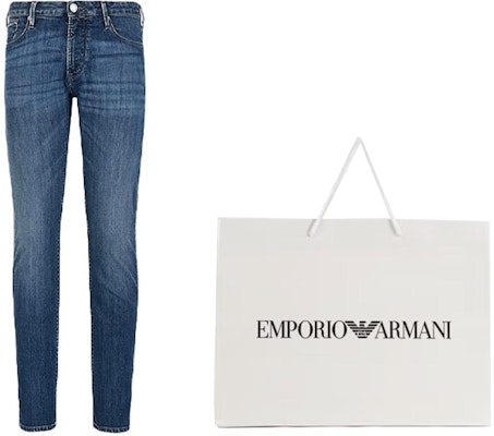 EMPORIO ARMANI Jeans Slim Fit Biru dengan Logo Helang Distressed. 8N1J06-1D5QZ-0942 Lookbook EMPORIO ARMANI Jeans Slim Fit Biru dengan Logo Helang Distressed. 8N1J06-1D5QZ-0942