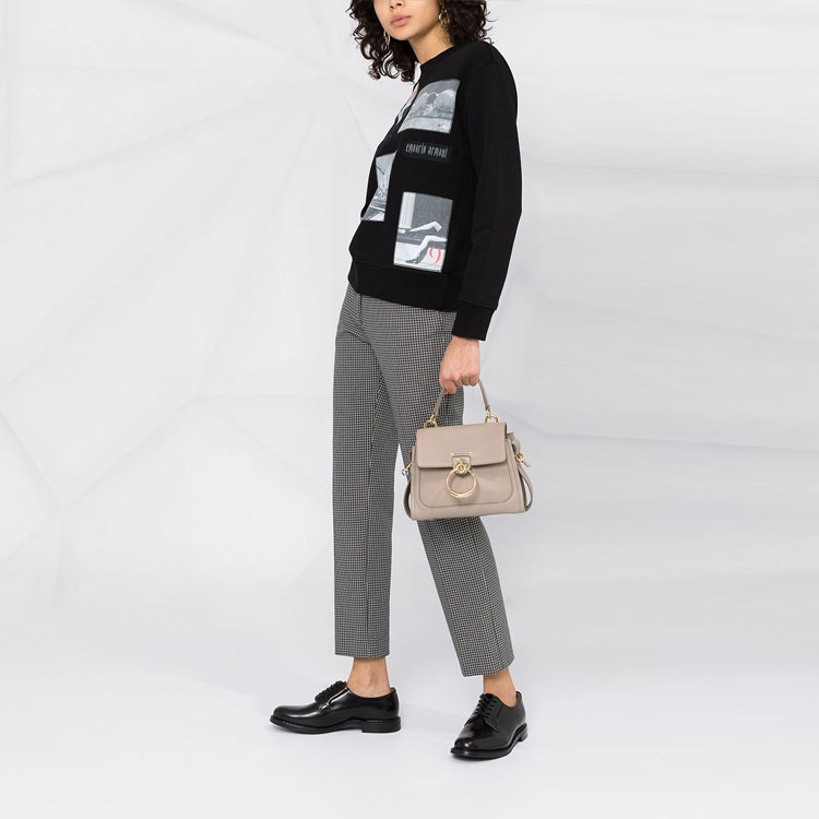 Emporio Armani SS21 Black Crewneck Sweatshirt with Patch Details 8N2M9F2-J60Z-0999 圖 5