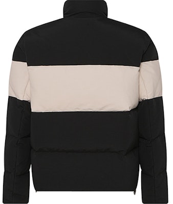 EMPORIO ARMANI SS22 黑色拼接寬鬆版冬季羽絨外套 6L1BL7-1NKZZ-999 Lookbook EMPORIO ARMANI SS22 黑色拼接寬鬆版冬季羽絨外套 6L1BL7-1NKZZ-999