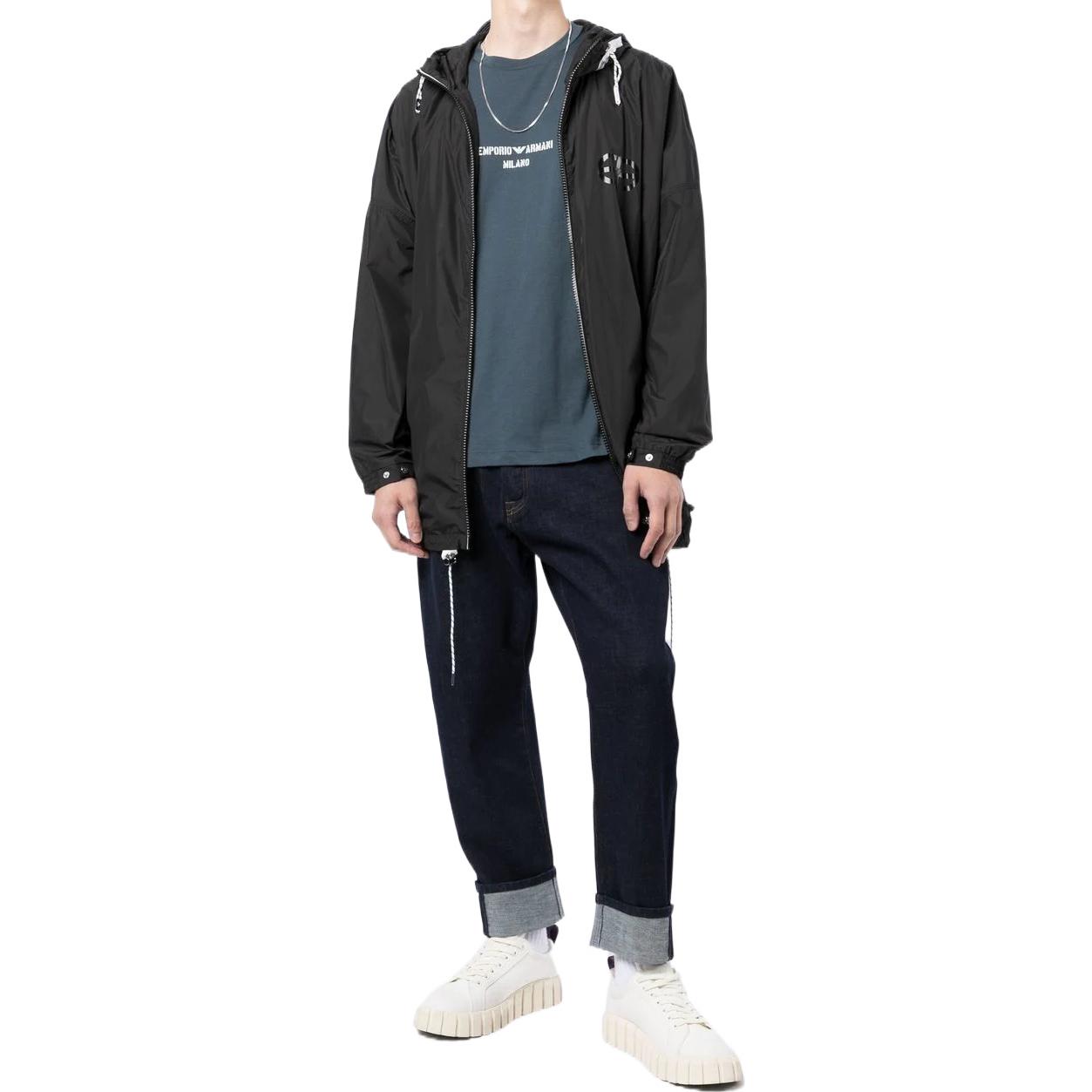 Lookbook エンポリオアルマーニ SS22 ロゴプリント付きブラックフーディージャケット. 3L1BA8-1NCG-Z0999