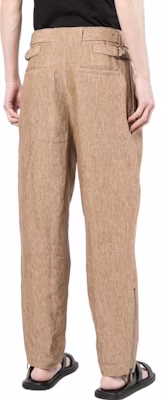 エンポリオアルマーニ SS22 プリーツディテール付きカジュアルパンツ ブラウン I1P830I1448112 Shop エンポリオアルマーニ SS22 プリーツディテール付きカジュアルパンツ ブラウン I1P830I1448112