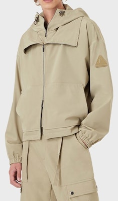 Emporio Armani SS22 Logo Zip Jaket Warna Khaki. I1R610-I1525-0524 Purchase Emporio Armani SS22 Logo Zip Jaket Warna Khaki. I1R610-I1525-0524