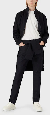 Emporio Armani SS22 Jeans Ajustados de Tiro Medio - Azul Oscuro. 8N1J06-1G19Z-0941 Lookbook Emporio Armani SS22 Jeans Ajustados de Tiro Medio - Azul Oscuro. 8N1J06-1G19Z-0941
