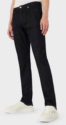 Emporio Armani SS22 Jeans Ajustados de Tiro Medio - Azul Oscuro. 8N1J06-1G19Z-0941 Shop Emporio Armani SS22 Jeans Ajustados de Tiro Medio - Azul Oscuro. 8N1J06-1G19Z-0941