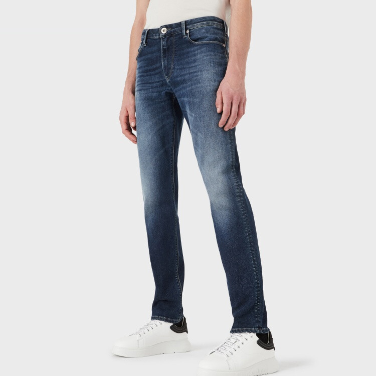 Shop EMPORIO ARMANI SS22 修身款藍色破洞牛仔褲拉鍊鈕扣設計 3L1J06-1DN8Z-0942