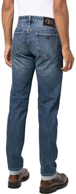 Emporio Armani SS22 Slim Fit Straight Jeans Biru Pudar. 6L1J75-1DMHZ-0942 Shop Emporio Armani SS22 Slim Fit Straight Jeans Biru Pudar. 6L1J75-1DMHZ-0942