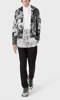 Emporio Armani SS22 Racer Capsule Jaket Bertudung Cetak Hitam Lelaki I1R410-I1018-991 Lookbook Emporio Armani SS22 Racer Capsule Jaket Bertudung Cetak Hitam Lelaki I1R410-I1018-991