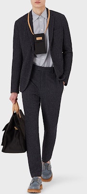 Emporio Armani SS22 Kemeja Garis Seersucker Lengan Panjang Biru I1SM0L-I11F6-021 Lookbook Emporio Armani SS22 Kemeja Garis Seersucker Lengan Panjang Biru I1SM0L-I11F6-021