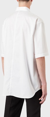 Emporio Armani SS22 Kemeja Putih Motif Racing Lengan Pendek Koleksi Capsule. I1CC3I-I128C-101 Purchase Emporio Armani SS22 Kemeja Putih Motif Racing Lengan Pendek Koleksi Capsule. I1CC3I-I128C-101