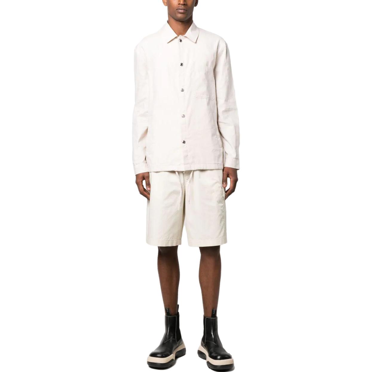 Lookbook 엠포리오 아르마니 SS23 코튼 드로스트링 카고 숏팬츠 라이트 베이지. 3R1PF7-1NVTZ-0133