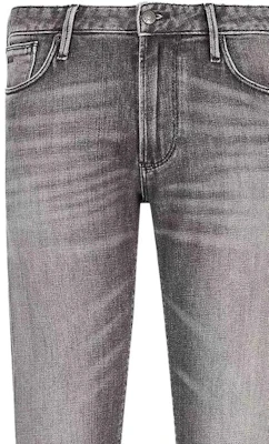 Emporio Armani SS23 Jeans Hitam Low-Waist Slim Fit Distressed Washed. 3R1J06-1D0CZ-0006 Sizing Emporio Armani SS23 Jeans Hitam Low-Waist Slim Fit Distressed Washed. 3R1J06-1D0CZ-0006