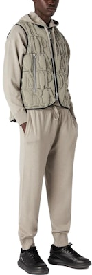 EMPORIO ARMANI SS23 绿色无袖刺绣拉链马甲。 6R1BN81-NZKZ1-0643 Lookbook EMPORIO ARMANI SS23 绿色无袖刺绣拉链马甲。 6R1BN81-NZKZ1-0643