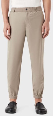 Emporio Armani SS23 高腰束脚裤卡其色. 3R1PC0-1NRBZ-0144 Lookbook Emporio Armani SS23 高腰束脚裤卡其色. 3R1PC0-1NRBZ-0144