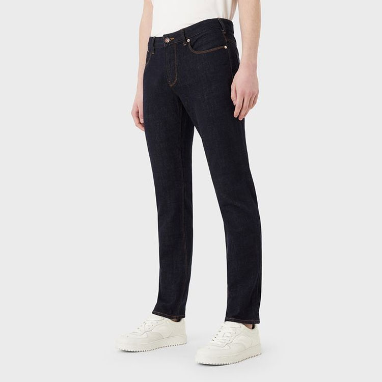Purchase EMPORIO ARMANI SS23 Indigo Jeans Potongan Lurus dengan Sulaman Malaysia. 3R1J06-1DMWZ-F952