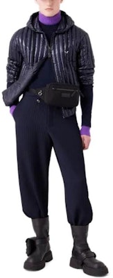 EMPORIO ARMANI SS23 Chaqueta Acolchada con Capucha Azul Marino Cremallera. 6R1B791-NKZZ1-0920 Lookbook EMPORIO ARMANI SS23 Chaqueta Acolchada con Capucha Azul Marino Cremallera. 6R1B791-NKZZ1-0920