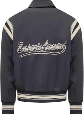 Emporio Armani SS23 海軍藍條紋字母印花單排扣外套。 6R1BZ2-1NZOZ-0920 Lookbook Emporio Armani SS23 海軍藍條紋字母印花單排扣外套。 6R1BZ2-1NZOZ-0920