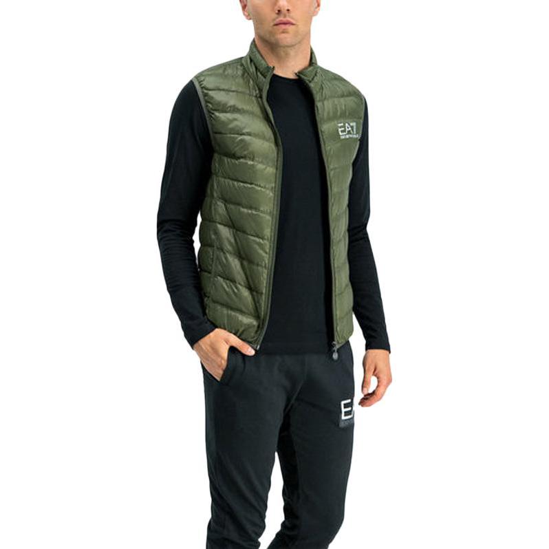 Shop EMPORIO ARMANI SS23 無袖拉鍊背心 綠色附標誌刺繡 8NPQ01-PN29Z-1852