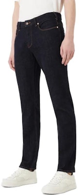 EMPORIO ARMANI SS23 Jeans Denim Lurus dengan Sulaman Poket Biru 3R1J06-1DMWZ-F951 Lookbook EMPORIO ARMANI SS23 Jeans Denim Lurus dengan Sulaman Poket Biru 3R1J06-1DMWZ-F951