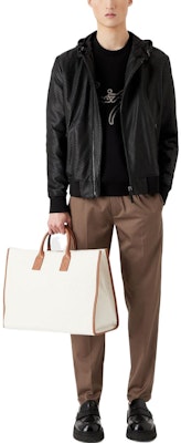 安普里奥·阿玛尼 SS23 字母印花圆领长袖卫衣 黑色 男款 3R1MDK-1JHSZ-0999 Lookbook 安普里奥·阿玛尼 SS23 字母印花圆领长袖卫衣 黑色 男款 3R1MDK-1JHSZ-0999