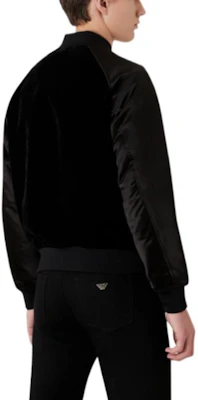 EMPORIO ARMANI SS23 兔子刺繡緞面飛行夾克 男款 黑色 3R1BD5-1NSAZ-0999 Shop EMPORIO ARMANI SS23 兔子刺繡緞面飛行夾克 男款 黑色 3R1BD5-1NSAZ-0999