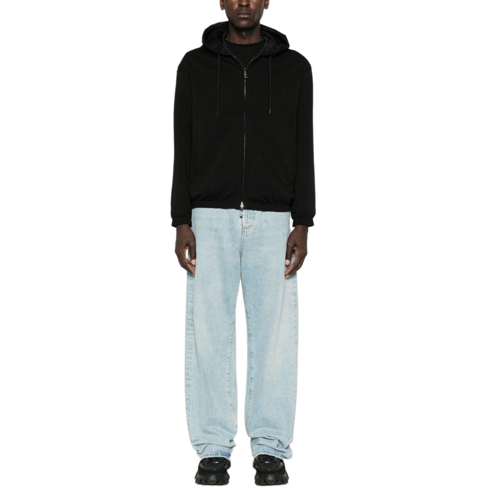 Lookbook 엠포리오 아르마니 SS24 블랙 드로스트링 솔리드 컬러 집업 후디. 6D1MD3-1JHSZ