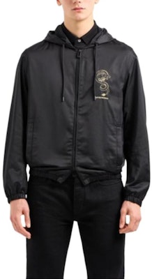 Emporio Armani SS24 Hoodie Jaket Kasual Logo Cetak Hitam. EM000006-AF10016-U8133 Lookbook Emporio Armani SS24 Hoodie Jaket Kasual Logo Cetak Hitam. EM000006-AF10016-U8133