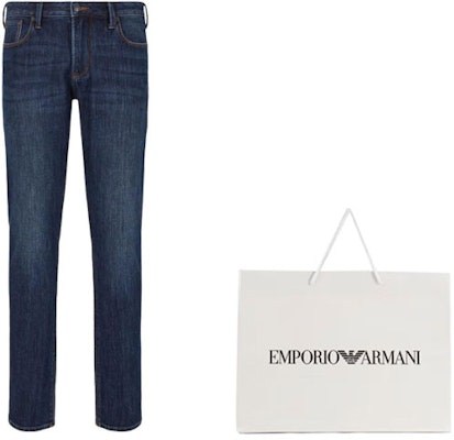 Emporio Armani SS24 Seluar Jeans Biru Gelap Mid-Rise Kasual dengan Poket Berzip. 3D1J06-1DRPZ-0942 Lookbook Emporio Armani SS24 Seluar Jeans Biru Gelap Mid-Rise Kasual dengan Poket Berzip. 3D1J06-1DRPZ-0942