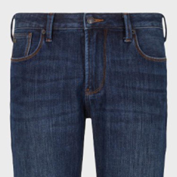 Shop Emporio Armani SS24 Seluar Jeans Biru Gelap Mid-Rise Kasual dengan Poket Berzip. 3D1J06-1DRPZ-0942