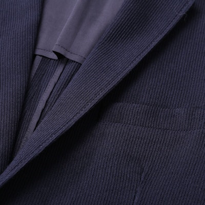 엠포리오 아르마니 SS24 솔리드 네이비 싱글브레스트 긴소매 블레이저 E31G62-F1031-922 Shop 엠포리오 아르마니 SS24 솔리드 네이비 싱글브레스트 긴소매 블레이저 E31G62-F1031-922