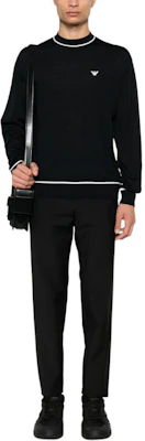 EMPORIO ARMANI SS24 Suéter Holgado Negro Hombre Logo Tejido con Ribete Contraste. 6D1MXH-1MJLZ-F036 Lookbook EMPORIO ARMANI SS24 Suéter Holgado Negro Hombre Logo Tejido con Ribete Contraste. 6D1MXH-1MJLZ-F036