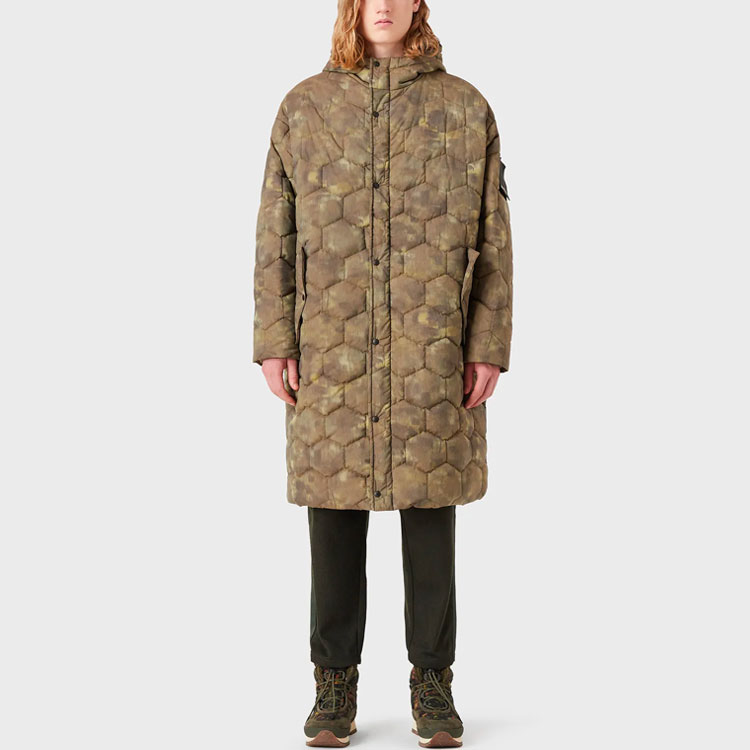 Lookbook CHAQUETA VERDE SOSTENIBLE DE CAMUFLAJE EMPORIO ARMANI. 6K1LA51-N3HZ1-F535