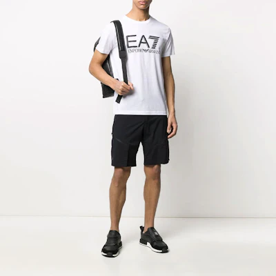 Kaos Pendek Emporio Armani Putih Logo Besar. 3HPT81-PJM9Z-1100 Lookbook Kaos Pendek Emporio Armani Putih Logo Besar. 3HPT81-PJM9Z-1100