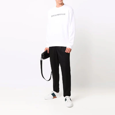 Sudadera Blanca Emporio Armani Suelta Cuello Redondo con Estampado de Letras 8N1MR6-1JRIZ-F109 Lookbook Sudadera Blanca Emporio Armani Suelta Cuello Redondo con Estampado de Letras 8N1MR6-1JRIZ-F109