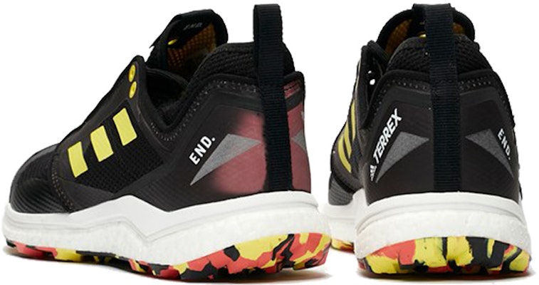 END. x adidas Terrex Agravic XT 'Thermochromic' Kasut Outdoor Lelaki F35785 Lookbook END. x adidas Terrex Agravic XT 'Thermochromic' Kasut Outdoor Lelaki F35785