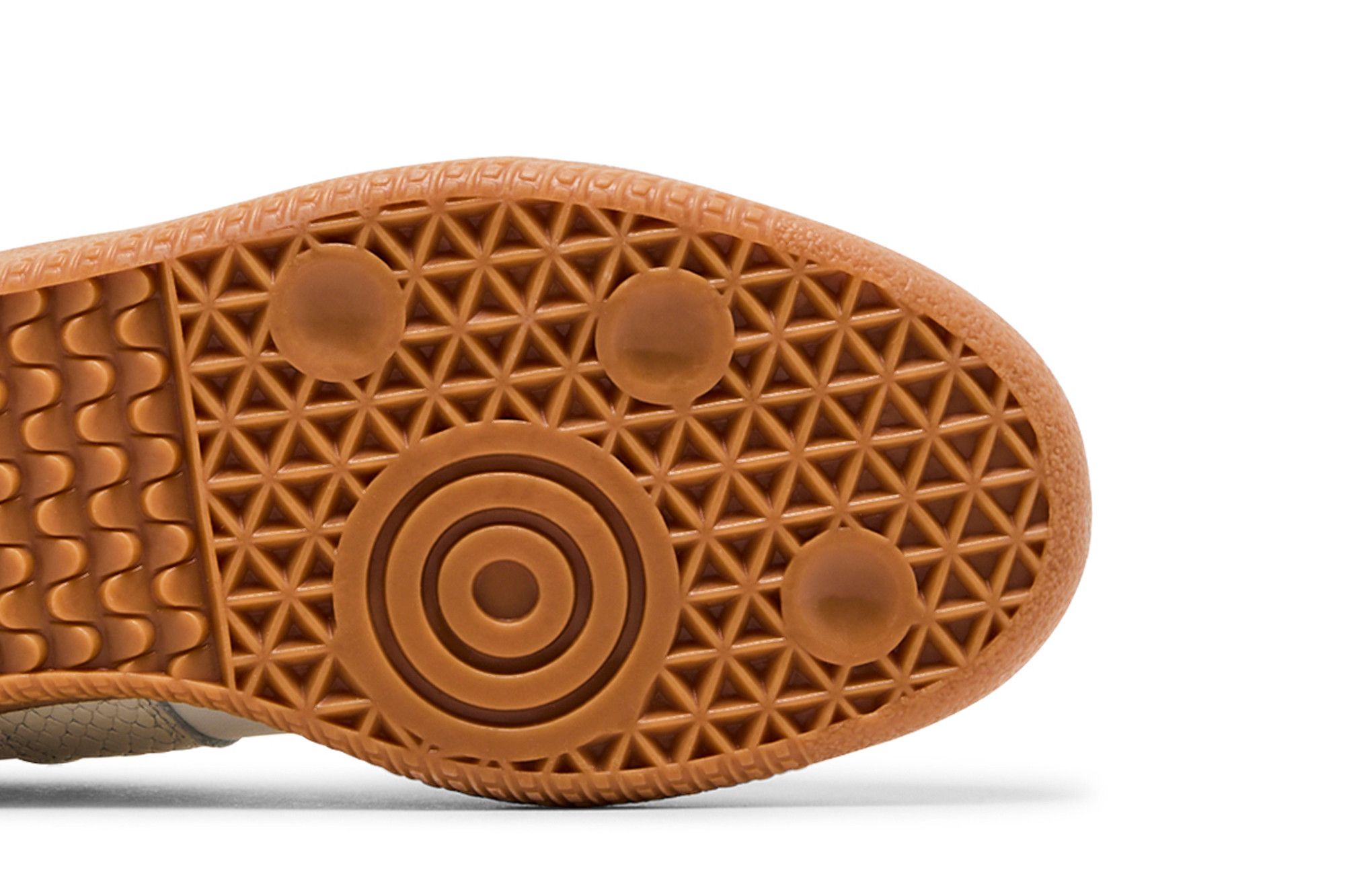 Purchase END x adidas BW Army 'Chip Shop' Zapatillas. JP8367