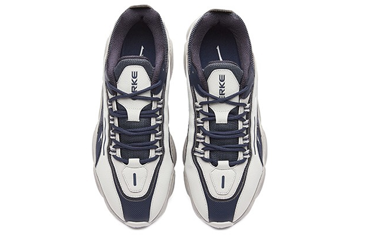 Lookbook 鴻星爾克 舒適極簡時尚 低筒 跑步鞋 男款 藏青色