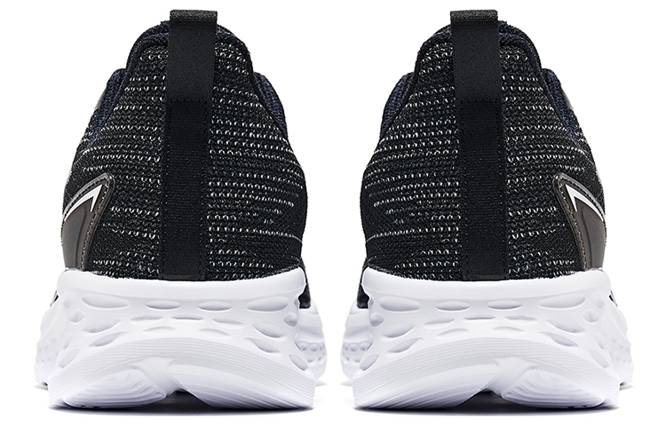 ERKE Hongxing Low-Top Running Shoe 'Black Silver' 圖 4