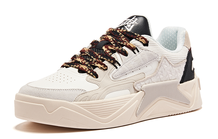 Shop 鸿星尔克 低帮 "奶灰" 51123301005-001