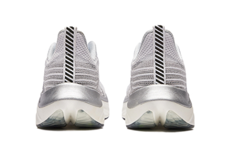 Shop 鸿星尔克 齐丹3.0 Pro '白黑' 11121303548-005