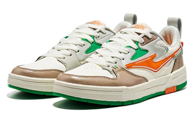 Lookbook ERKE Hongxing Retro 'Putih Hijau' 51123101251-005