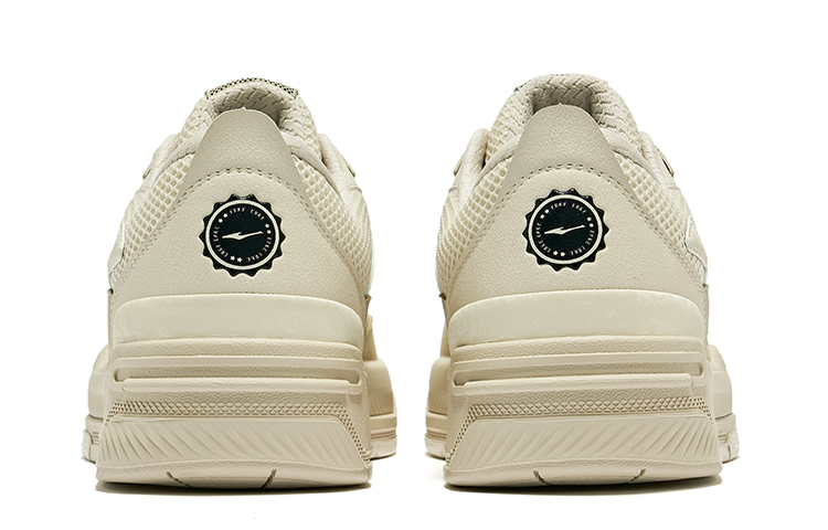 Shop 鸿星尔克 简约低帮 '暖亚麻淡棕' 51123401211-402