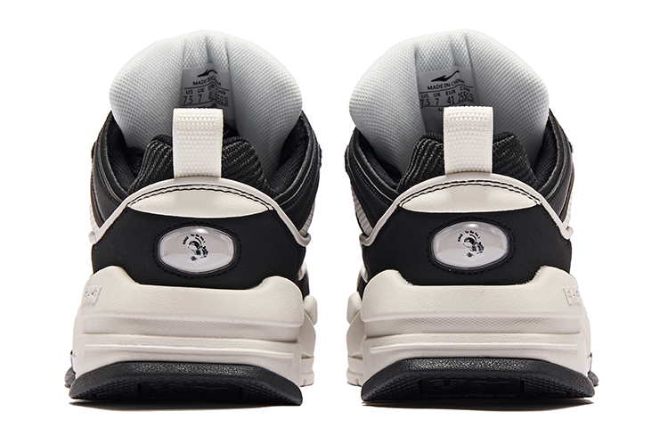 Shop 鸿星尔克 滑板鞋 低帮 '白黑' 51123301224-004