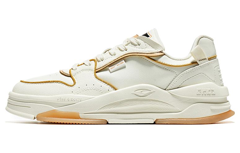 ERKE Hongxing Skate Low 'White Peach Oolong'