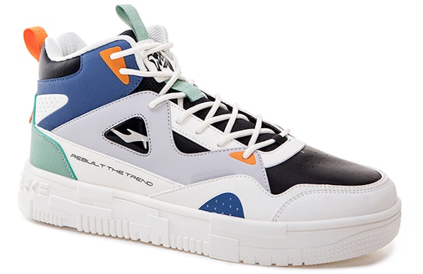 ERKE Hongxing Skate Mid 'Getah Putih Hitam Tulen' 11122301237-002 Lookbook ERKE Hongxing Skate Mid 'Getah Putih Hitam Tulen' 11122301237-002