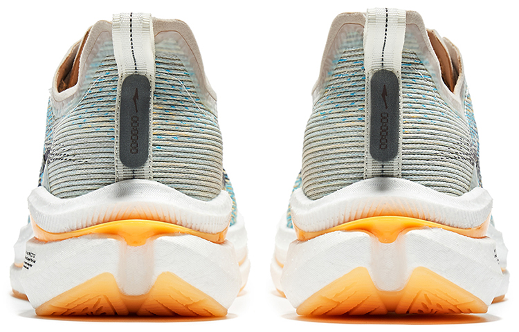 Shop 鸿星尔克 絕塵Pro 炁 碳板科技緩震 跑步鞋 男款 微晶白鐵人灰