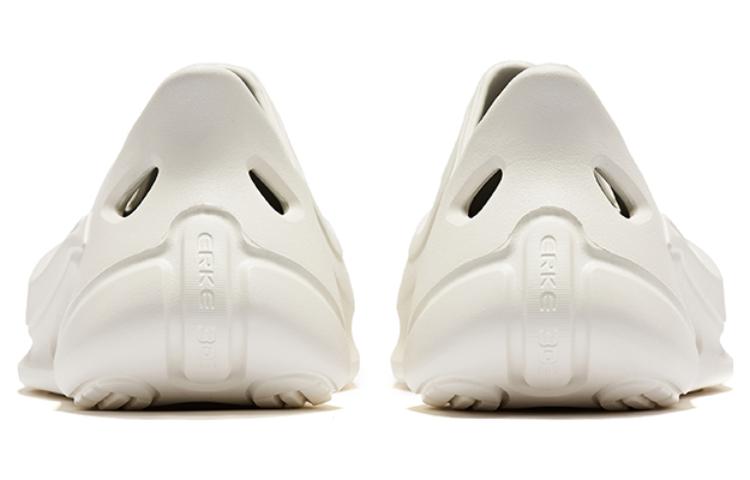 Shop 鴻星爾克 奇弾 スポーツサンダル 白黒 (Honxing'erke Kidan Supōtsusandaru ShiroKuro) 11123210321-010