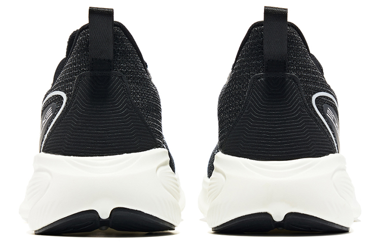 ERKE RNNR 'True Black True White' 圖 4