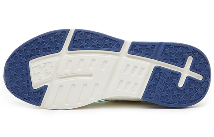 Shop ERKE 샤프 '백로 화이트 블루' (ERKE Shaopeu 'Baekro White Blue') 51121203248-001